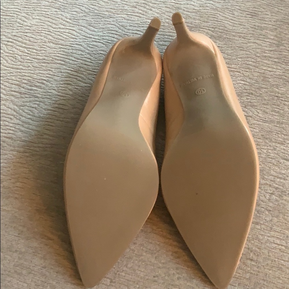 Tan heels - Picture 5 of 5